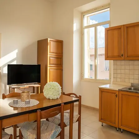 Home Central Apartment Apartman *